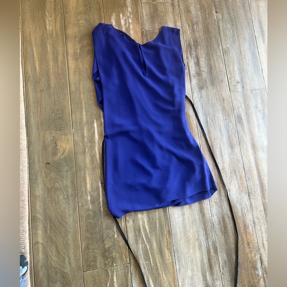Blue asymmetrical top - Picture 2 of 2